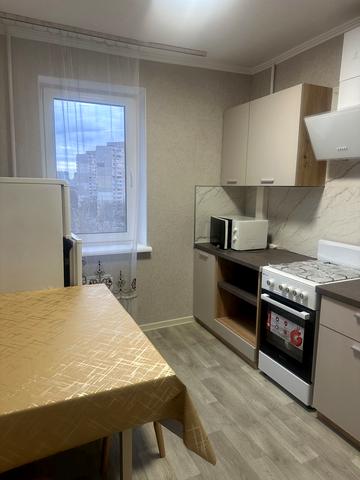 Тростянецька вул., 12