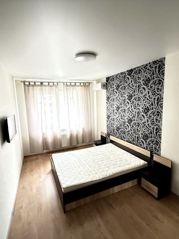 Героїв Небесної Сотні просп., (Будинок 28)