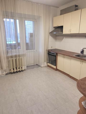 Анни Ахматової вул., 9/18