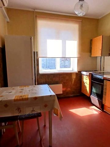 Драгоманова вул., 11