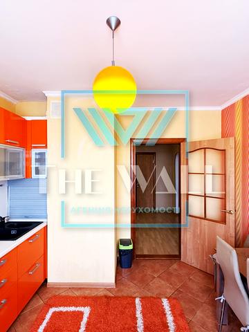 Анни Ахматової вул., 28