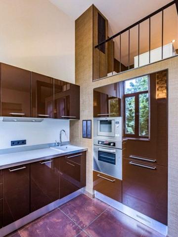 Лисенка вул., 1