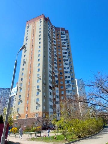 Драгоманова вул., 1-Є