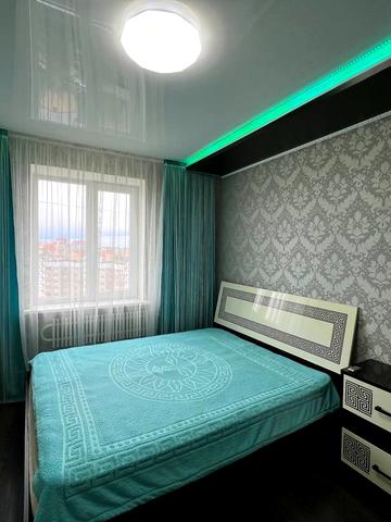 Євгена Коновальця вул., 12