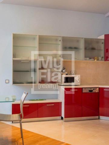 Дмитрівська вул., 13