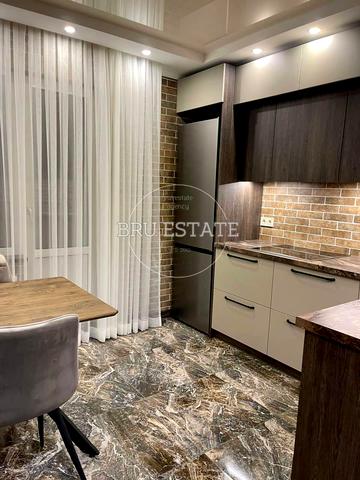 Сергія Данченка вул., 1