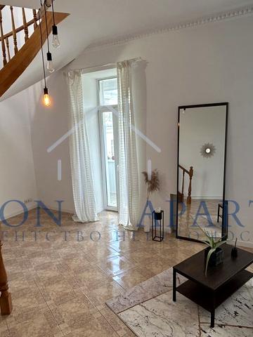 Костянтинівська вул., 1