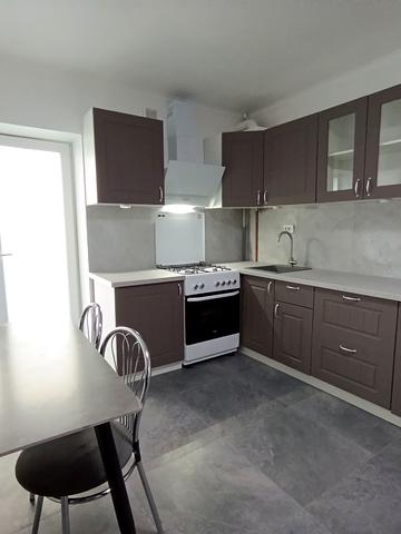 Поліська вул., (Будинок 1)