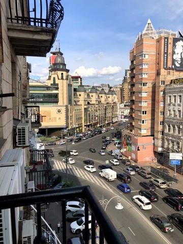 Велика Васильківська вул. (Червоноармійська), 12