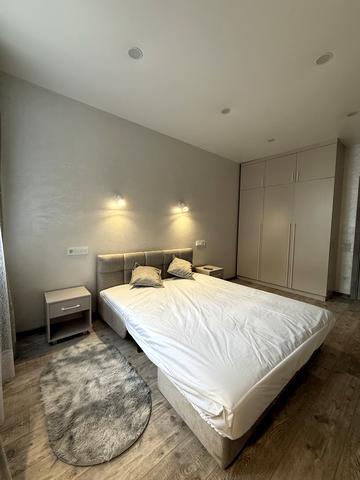 Золота вул., 2