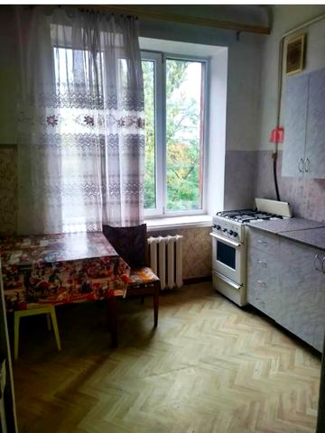 Черняховського вул., 12