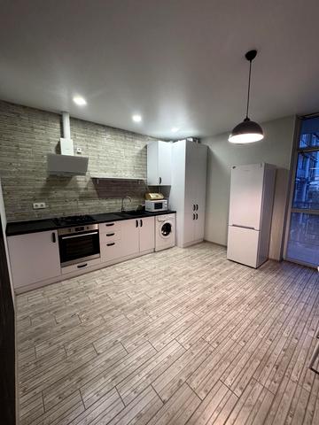 Трамвайна вул. (Революційна), 3