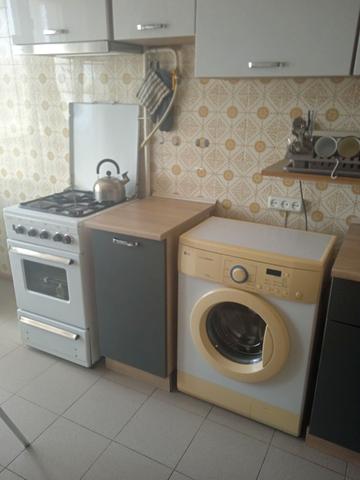 Краснова вул., 12