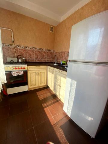 Будівельників вул., 19