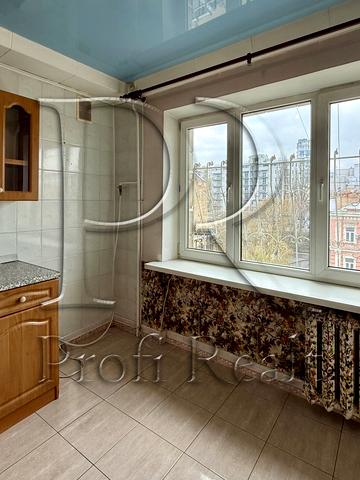 Саксаганського вул., 88