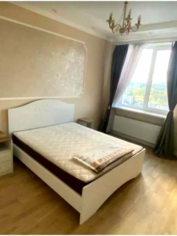 Кирило-Мефодіївська вул., 2