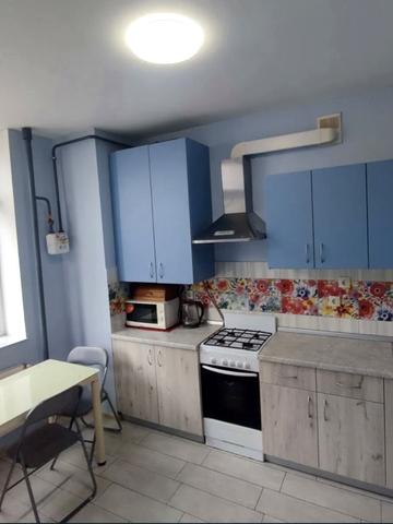 Волинська вул., 1