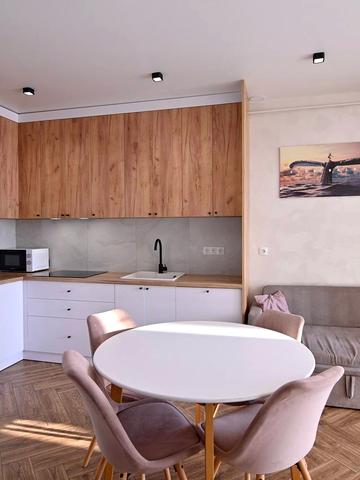 Студентська вул., 34а