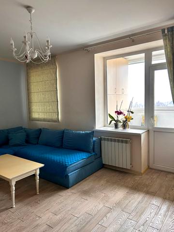 Миколи Амосова вул., 4