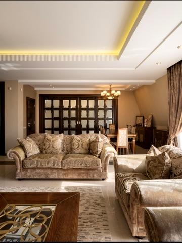 Академіка Ігоря Юхновського вул., 6