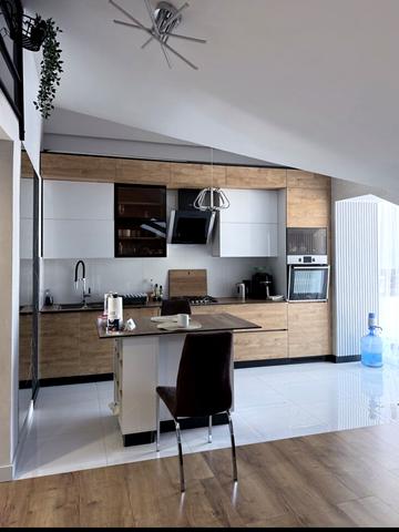 Лозовецька вул., 6