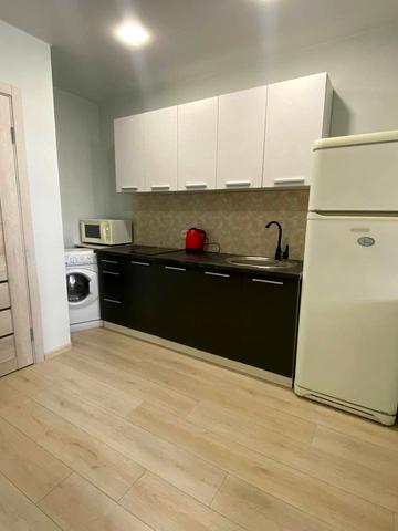 Троїцька вул. (Червона), 6