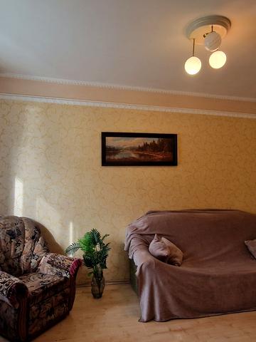 Романа Ратушного вул. (Волгоградська), 4