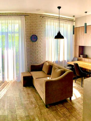 Культури вул., 12