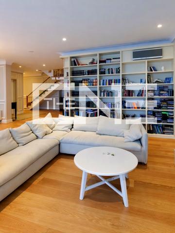 Хрещатик вул. (Kreschatic), 27-Б