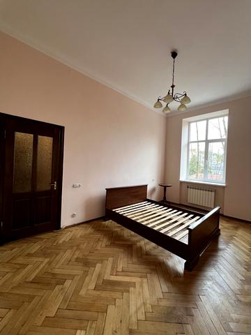 Дмитра Вітовського вул. (), 33