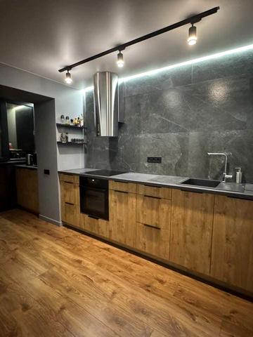 Рибальська вул., 7