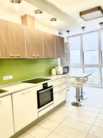 Юрія Шумського вул., 5