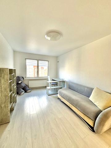 Юлії Здановської вул. (Ломоносова), 81-Б