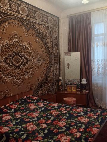 Івана Світличного вул. (Петровського), 6