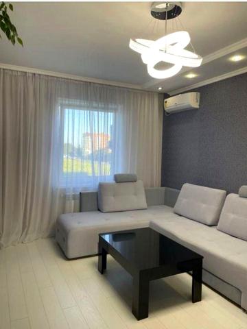 Сергія Параджанова вул., 1