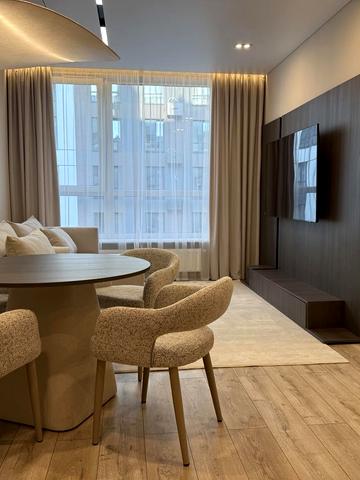 Героїв Майдану вул., 15