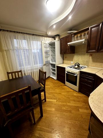 Івана Пулюя вул., 15