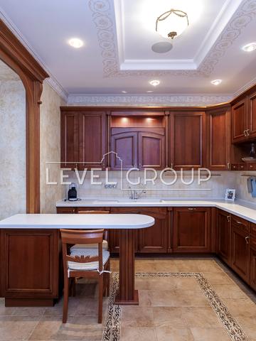 Обсерваторна вул., 7