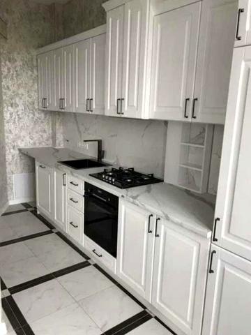 Дмитрівська вул., 19