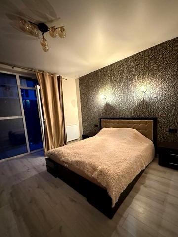 Залізнична вул., 9