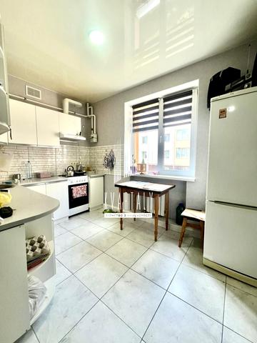 Подільська вул., 3