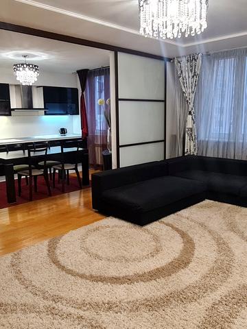 Срібнокільська вул., 1