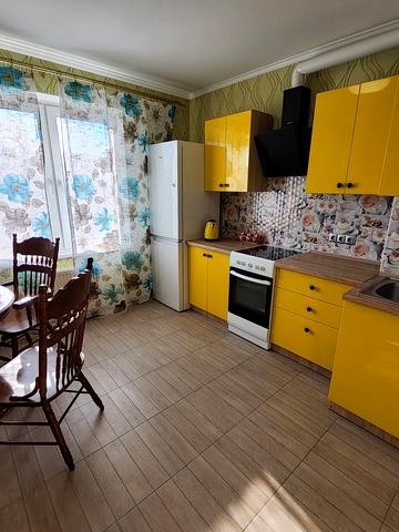 Здолбунівська вул., 13