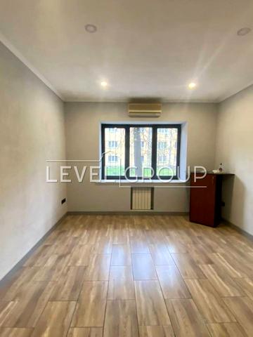 Максима Токарева вул. (Вузівська), 4