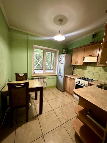 Мукачівська вул., 8