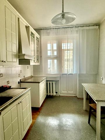 Лесі Українки бульв., 21-Б