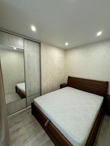 Угорська вул., 14е