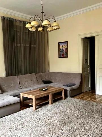 Гетьмана Петра Дорошенка вул. (Жовтнева), 43