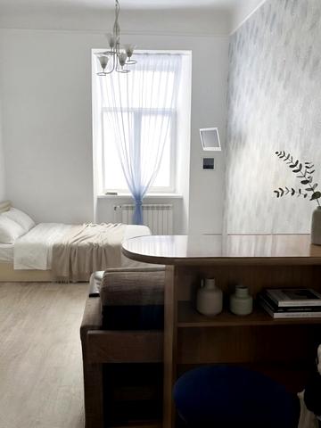 Театральна вул., 23