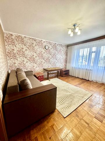 Джерельна вул., 42